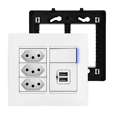 Tomada 4x4 Tripla 10A Com Interruptor e Carregador USB Pial Plus+
