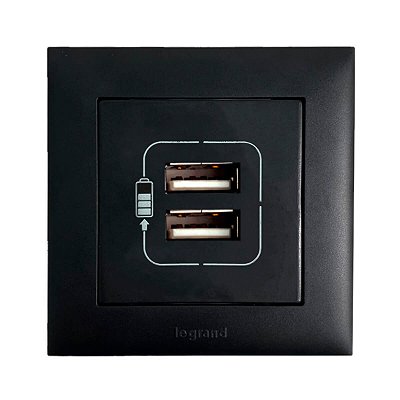 Kit Tomada USB Simples 1.5A Com Placa de Embutir em Móveis Preto PIAL Plus+ Legrand
