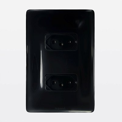 Conjunto 4x2 2 Tomadas 2P+T 10A Preto Zeffia Legrand 680111PT