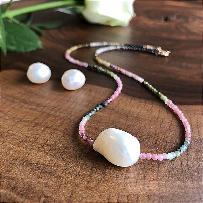 Chocker em Turmalinas, Pérola Barroca e fecho em Ouro amarelo 18k.