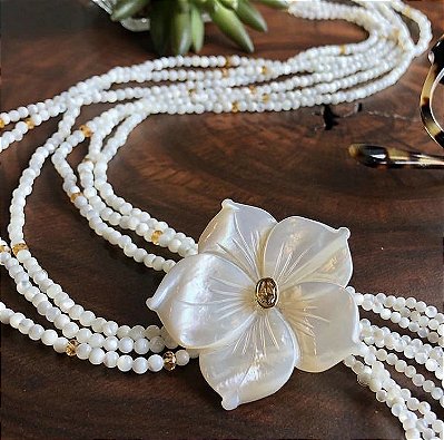 Colar em Madrepérola, Citrino e Ouro amarelo 18k.
