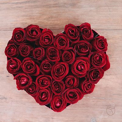 Box Coração com Rosas Vermelhas