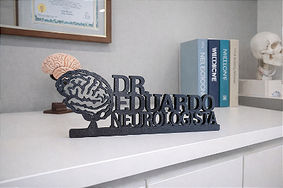 Letreiro de Mesa com símbolo Profissional