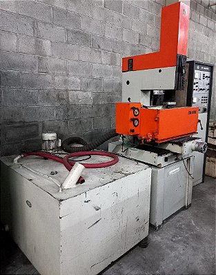 Eletroerosão Engemaq EDM400