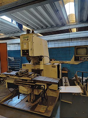 Fresadora CNC Romi