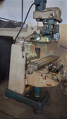 FRESADORA FERRAMENTEIRA FIRST ISO40-VARIADOR DIGITAL 2 EIXOS E AUTOMÁTICO 1 EIXO