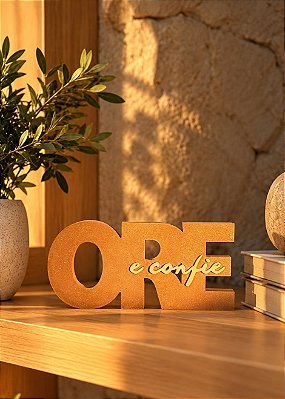 Decoração Ore e confie Marrom - Letreiro Decorativo Fé Inspiração Estilo Presente