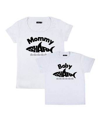 Conjunto 2 Camisetas Brancas Mãe & Filho (a) Baby e Mommy Shark