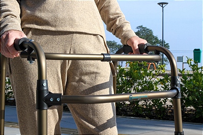 Nilza Andador Bronze