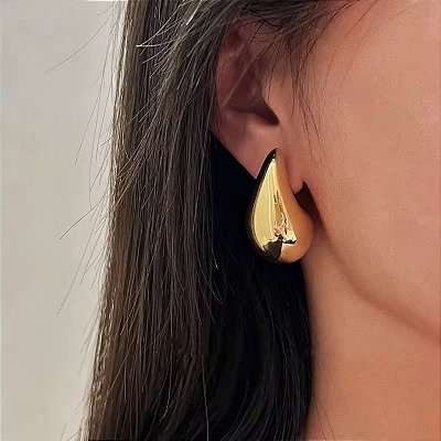 Brinco Gota Vírgula banhado a ouro G