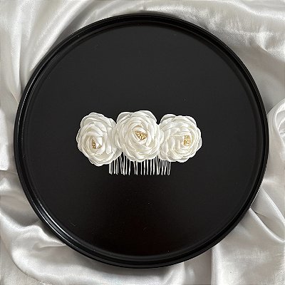 Pente Trio de Flores I - pente para penteado com flores em tecido
