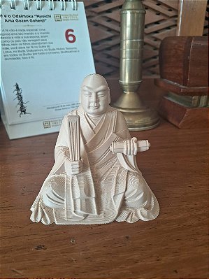 Estátua Nichiren Daishonin