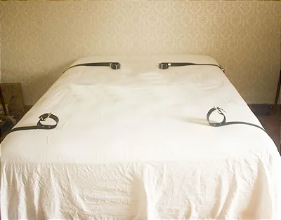 Sistema de Restrição para Cama em couro