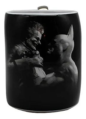 Caneca 350ml Soco Ingles Batman Vs Coringa  - Zona