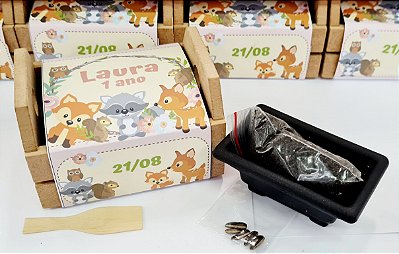 AL010 - Brinde Para Plantar Caixote com Cinta Personalizada - Tema Bosque Cute