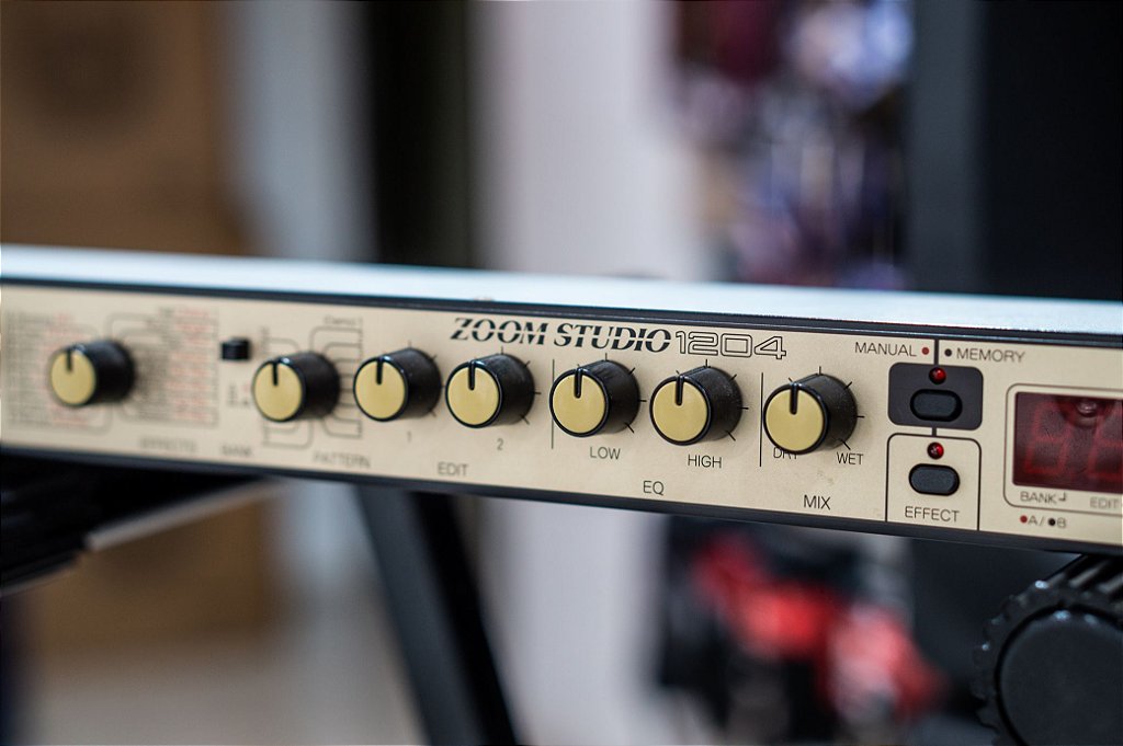 ズーム　Zoom studio1204 Processador de Efeitos Zoom Studio 1204 - Look Music Instrumentos