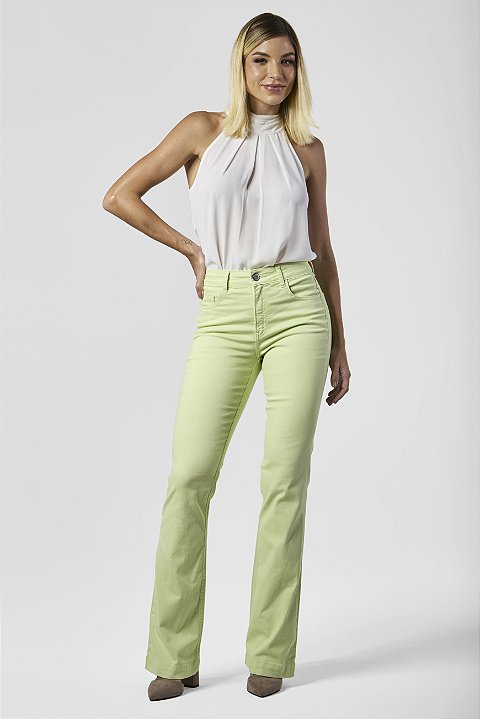 Calça Boot Cut Sarja Uva Verde - Toscana