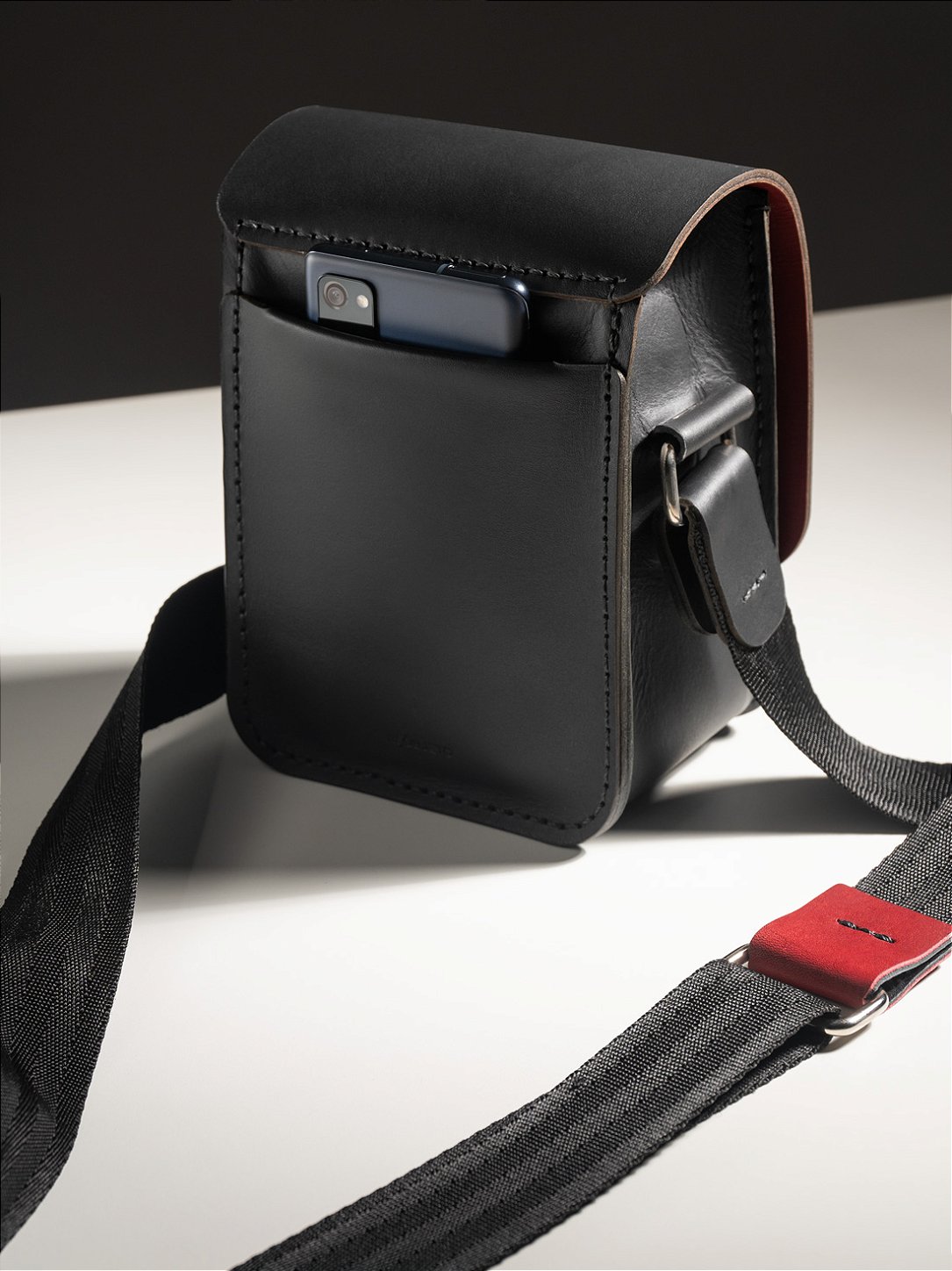 O bolso traseiro foi feito especialmente para carregar seu smartphone com segurança e facilidade de acesso.