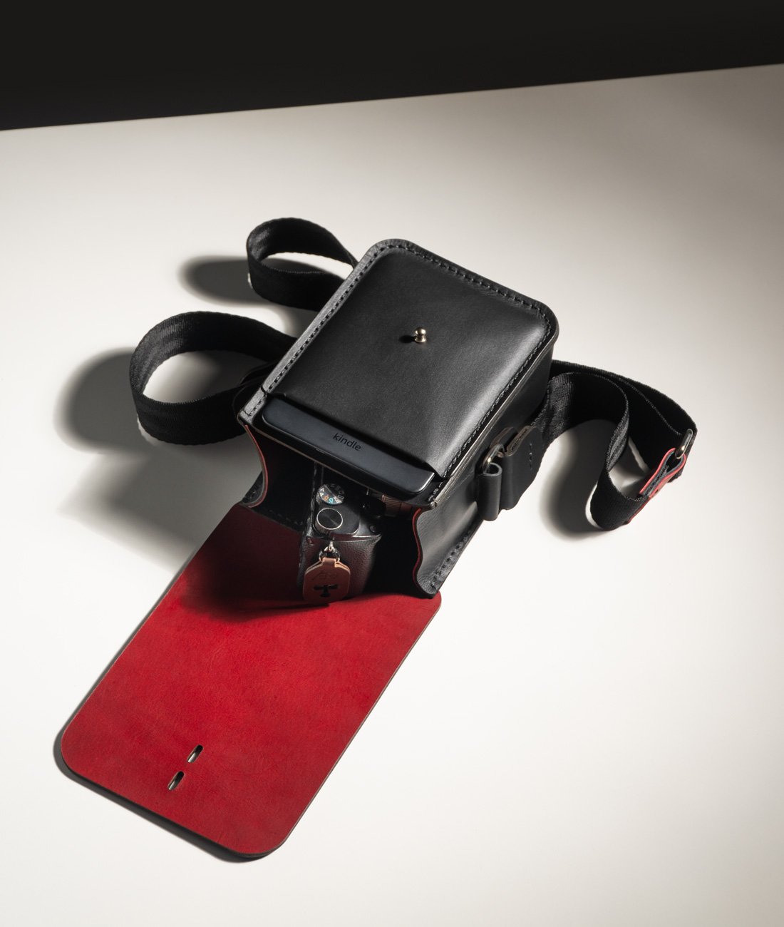 Você consegue levar no interior da Gran Cube até uma câmera fotográfica compacta.