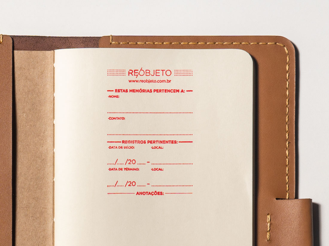 A primeira página do caderno Bullet Journal contém campos para informações pessoais e anotações pertinentes.