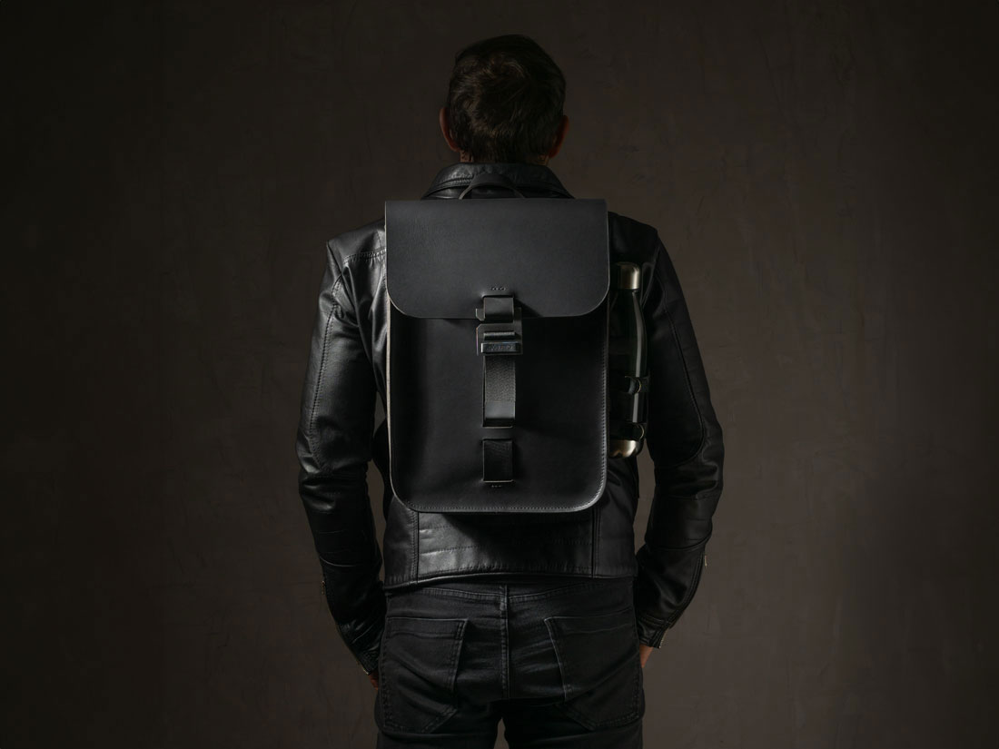 Mochila Andaluz Edição Especial All Black em couro preto - Feita 100% no Brasil