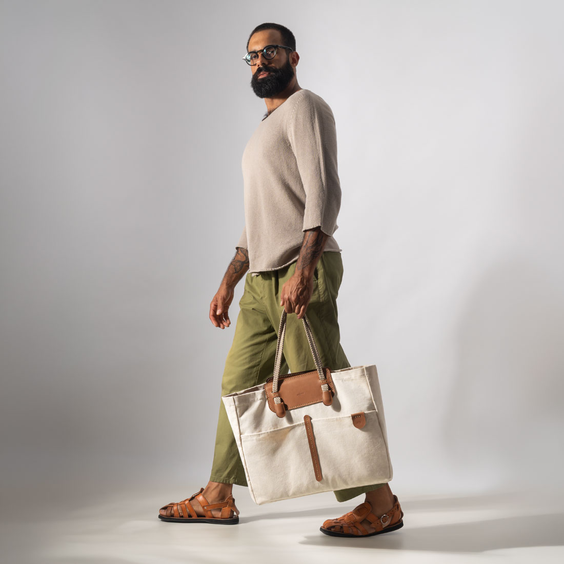 A Duna é uma shoulder bag masculina que carrega tudo o que você precisa.