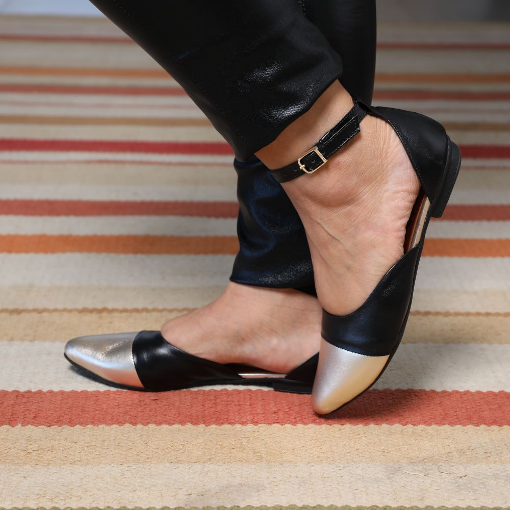 Sapatilha em Couro Anne Preta e dourada - Amo Calçados | Calçados Femininos  Super Confortáveis