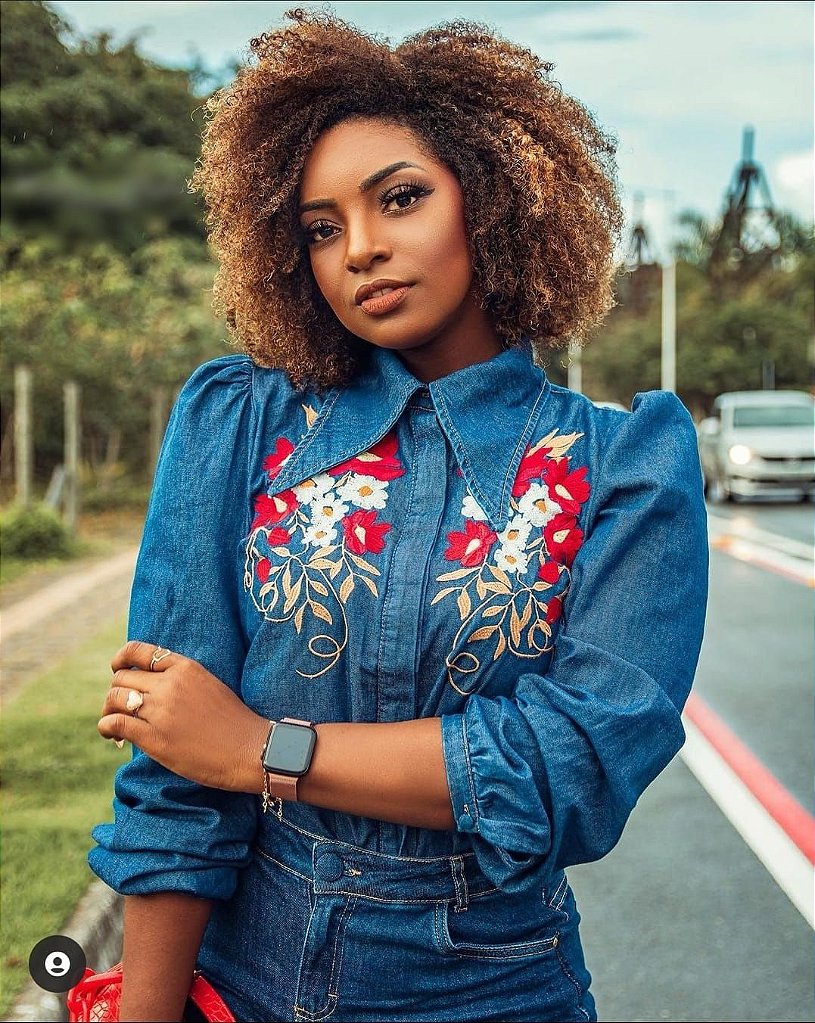 Camisa Jeans Mangas Franzidas e Detalhe em Bordado Industrial - LOVELY WOMAN