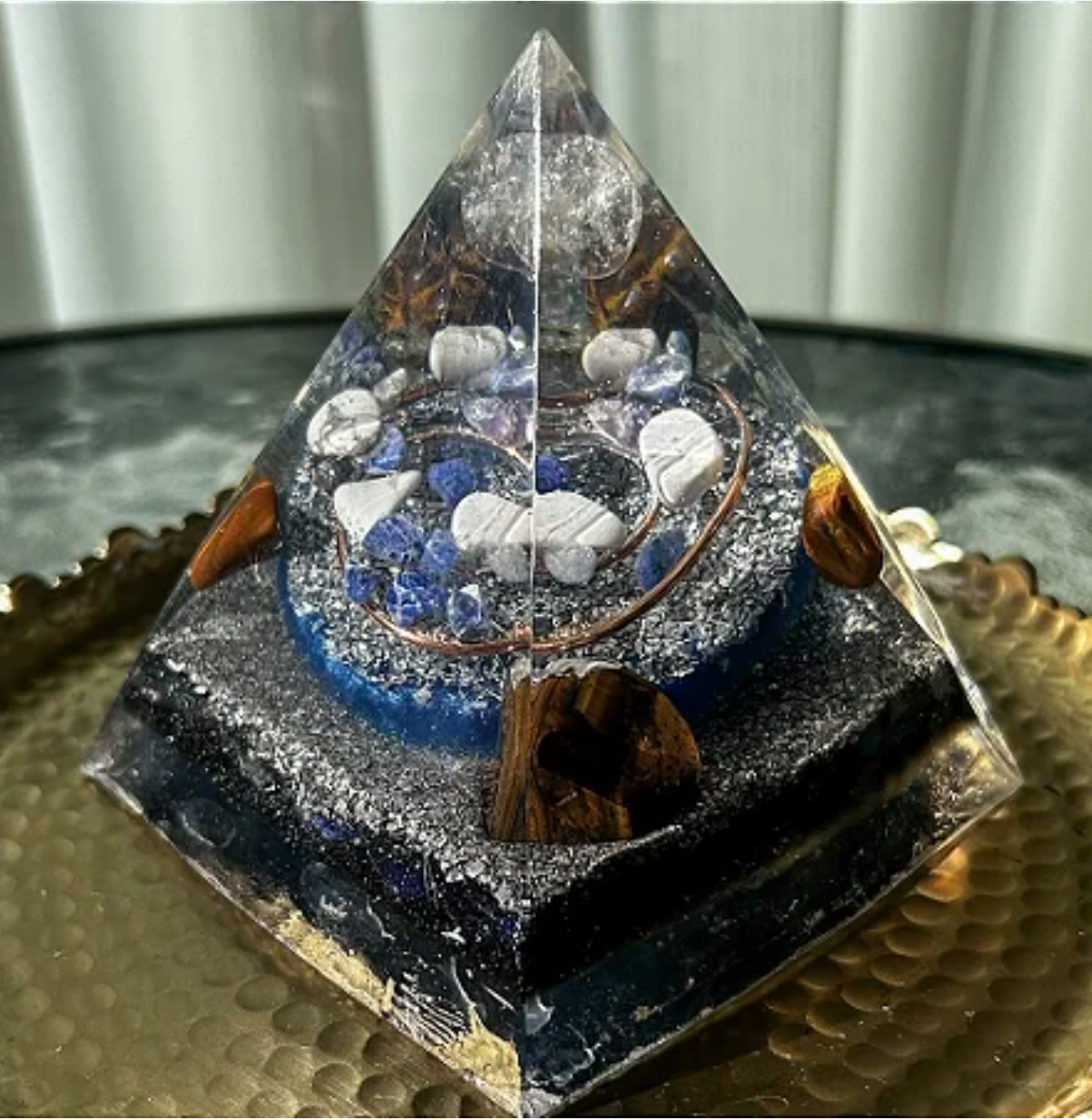 Pirâmide Orgonite Foco Mental