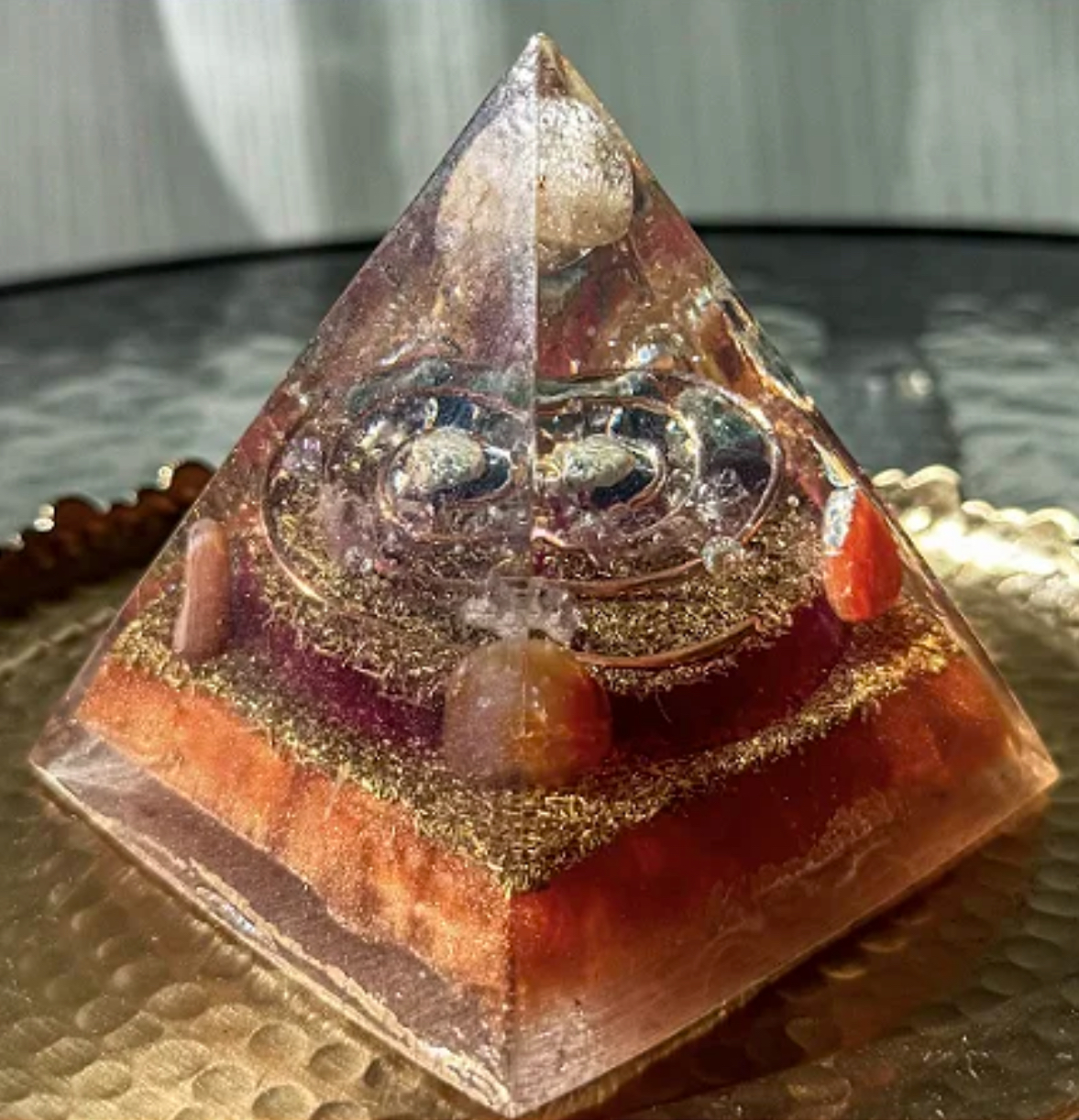 Pirâmide Orgonite Conexão e Desenvolvimento Espiritual