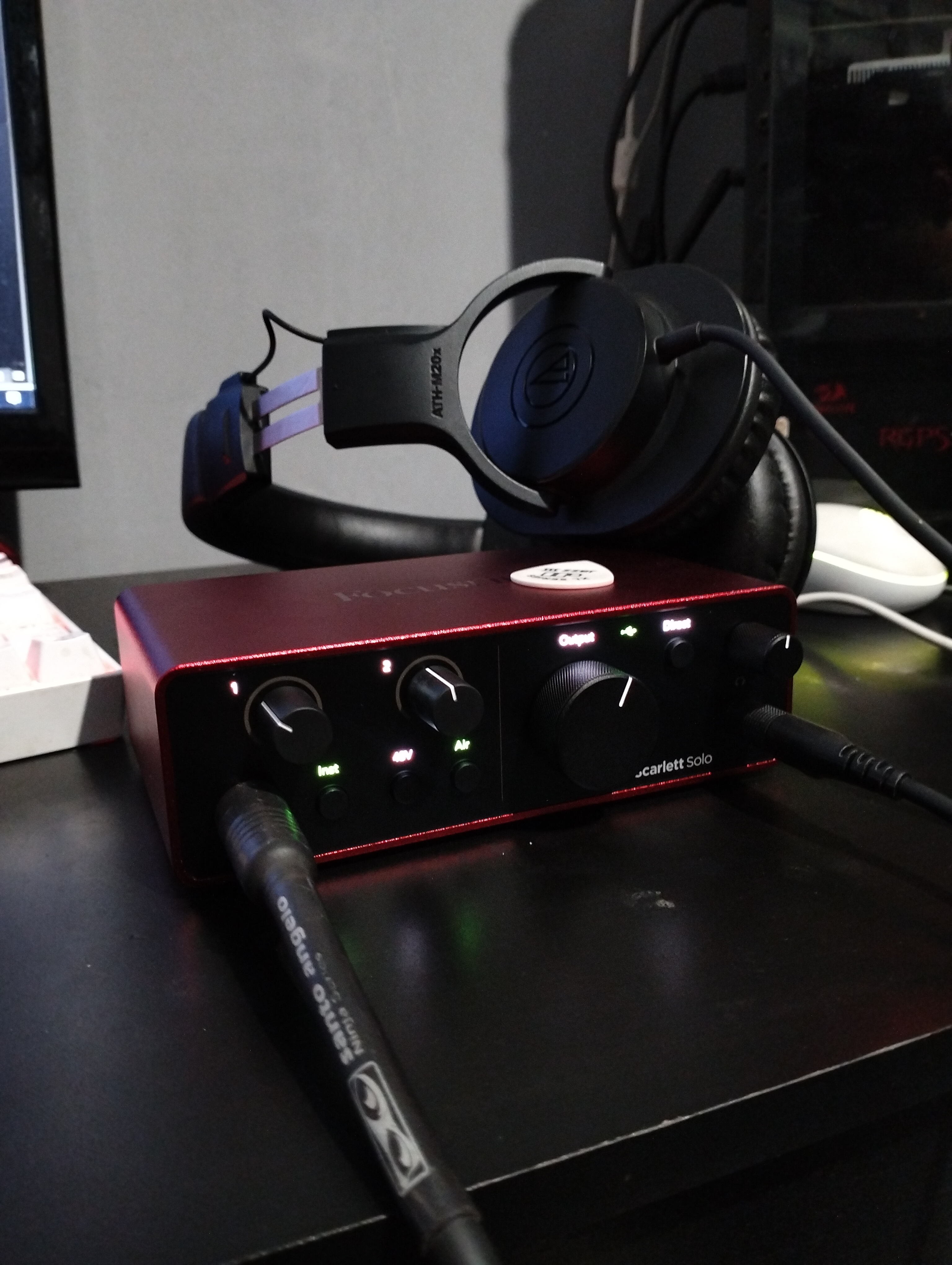 SCARLETT SOLO (4TH GEN) - INTERFACE DE AUDIO - FOCUSRITE - Crunch
