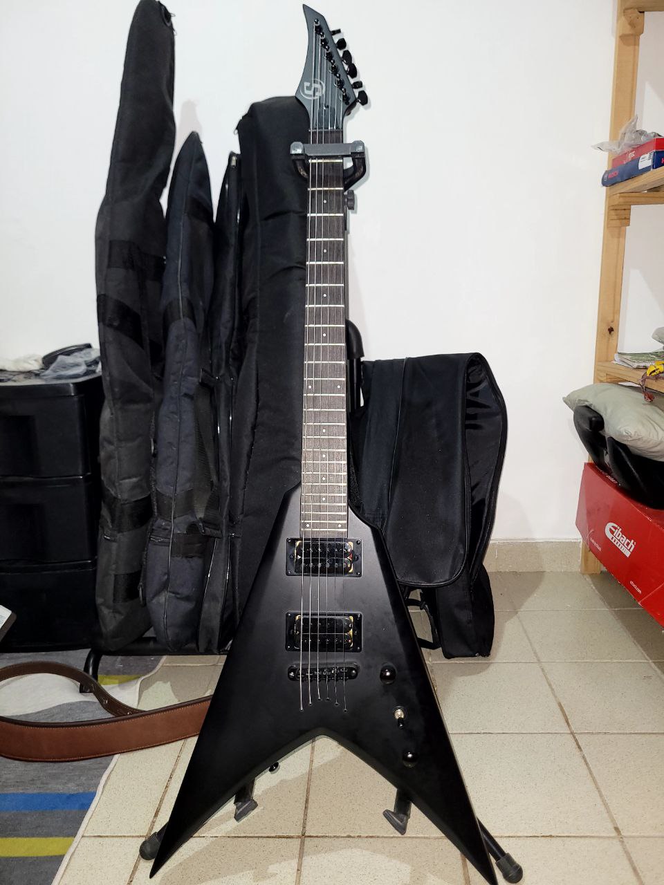 Guitarra 6 Cordas S by Solar VB4.6C preta carbono fosco V - Norris