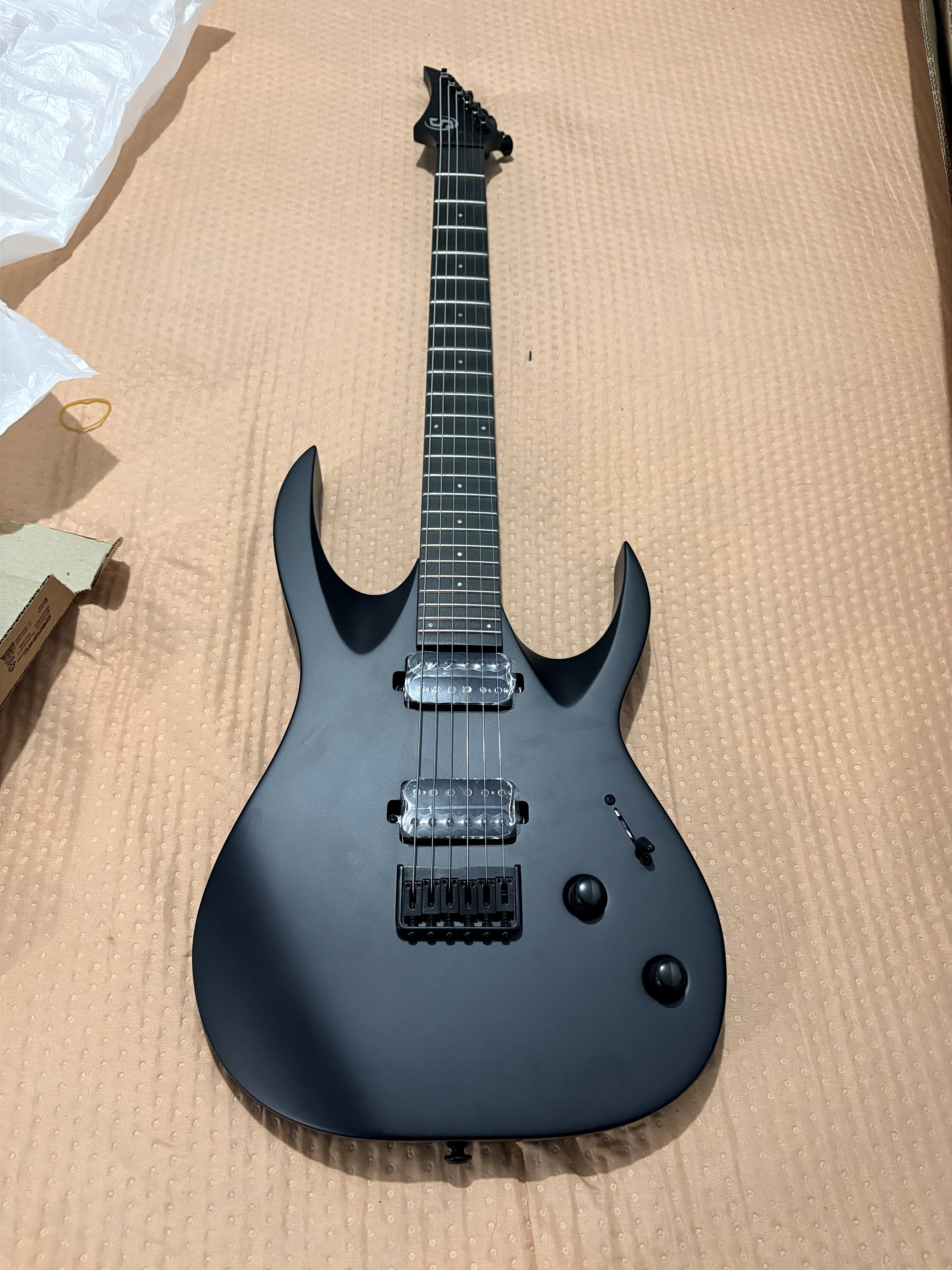 Guitarra 6 Cordas S by Solar AB4.6C preto carbono fosco - Norris