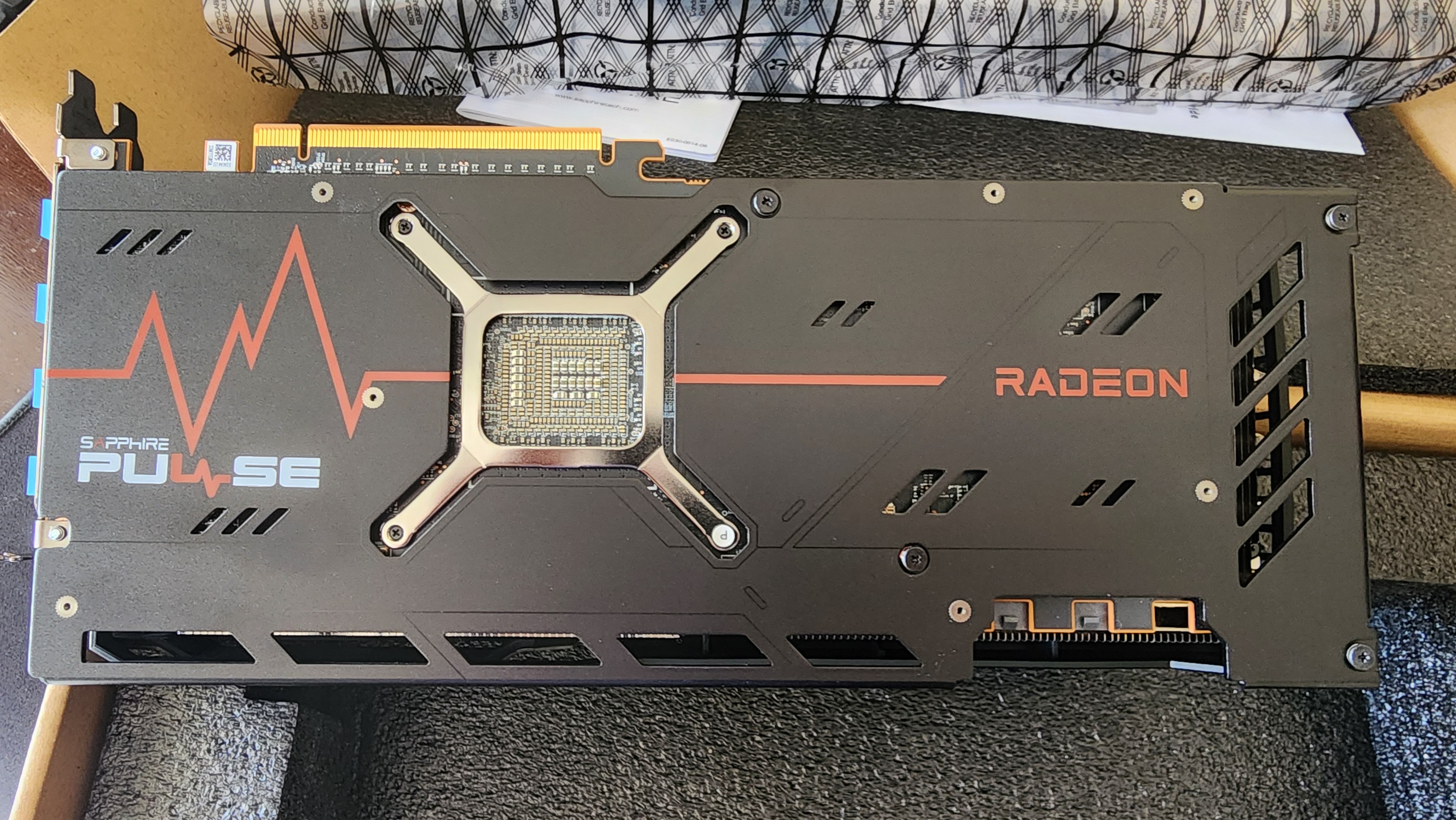 Placa de Video Sapphire Pulse Radeon RX 7900 XT 20GB GDDR6 320bit