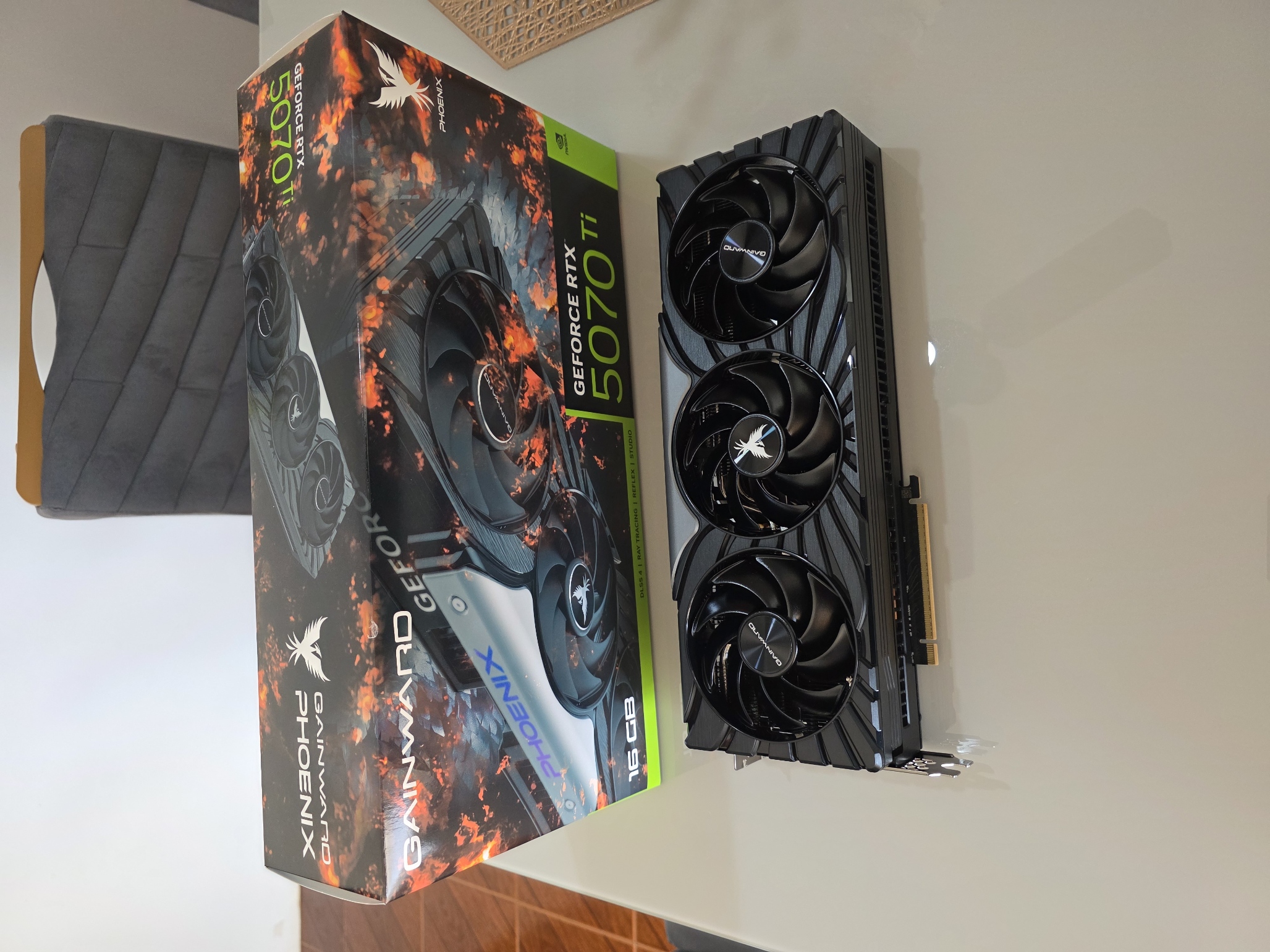 グラフィックボード・グラボ・ビデオカード GAINWARD PHOENIX GEFORCE RTX 5070 Ti Products :: Gainward GeForce RTX™ 5070 Ti Phoenix