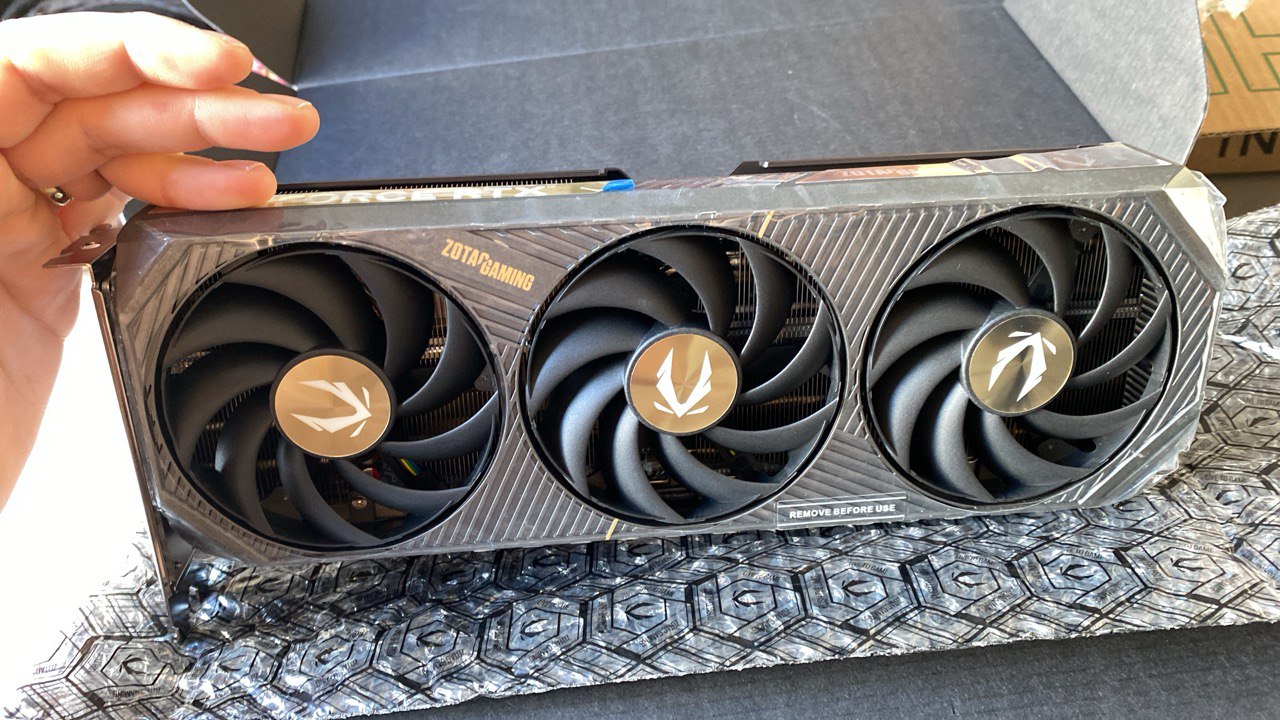 Placa de Video Zotac GeForce RTX 5070 SOLID OC 12GB | GK Infostore