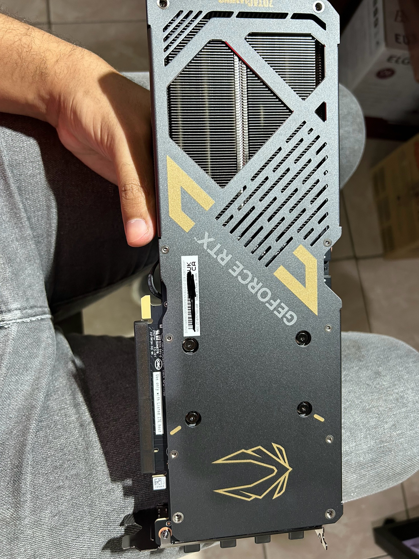 Placa de Video Zotac GeForce RTX 5070 Solid OC 12GB GDDR7 192 bit