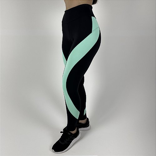 Calça Legging Preta Booster