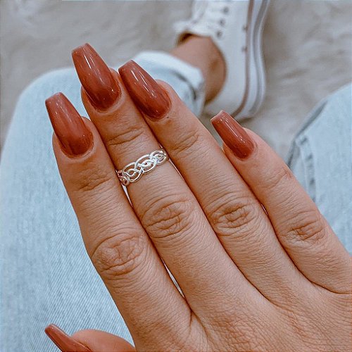 Gold rings + coral nails  Anel falange, Acessórios, Cabelo e unhas