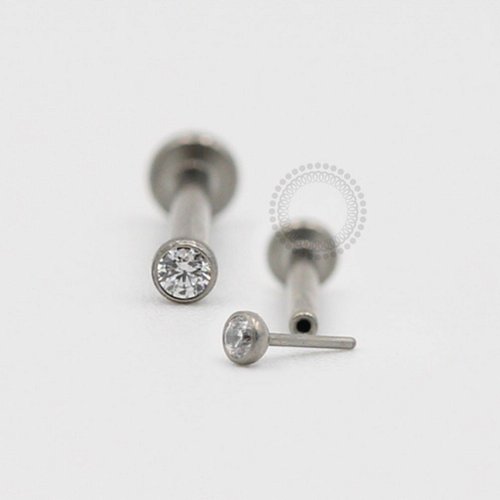 TN135 Labret Flat Push Pin