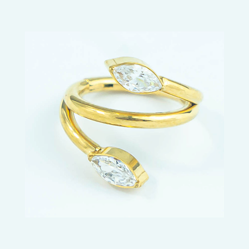 Segmento Zircônias Triângulos | Tit. PVD Gold | Piercing de Argola