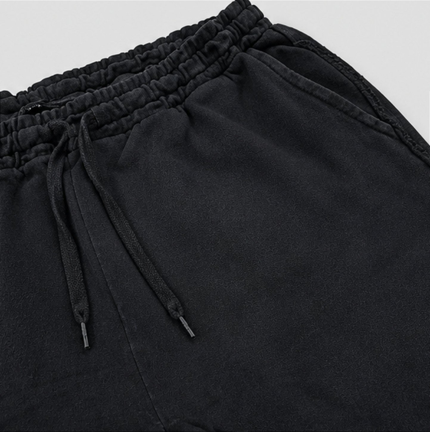 Detalhe Bermuda Moletinho Preta Detalhe Bermuda Moletinho Preta com bolsos laterais