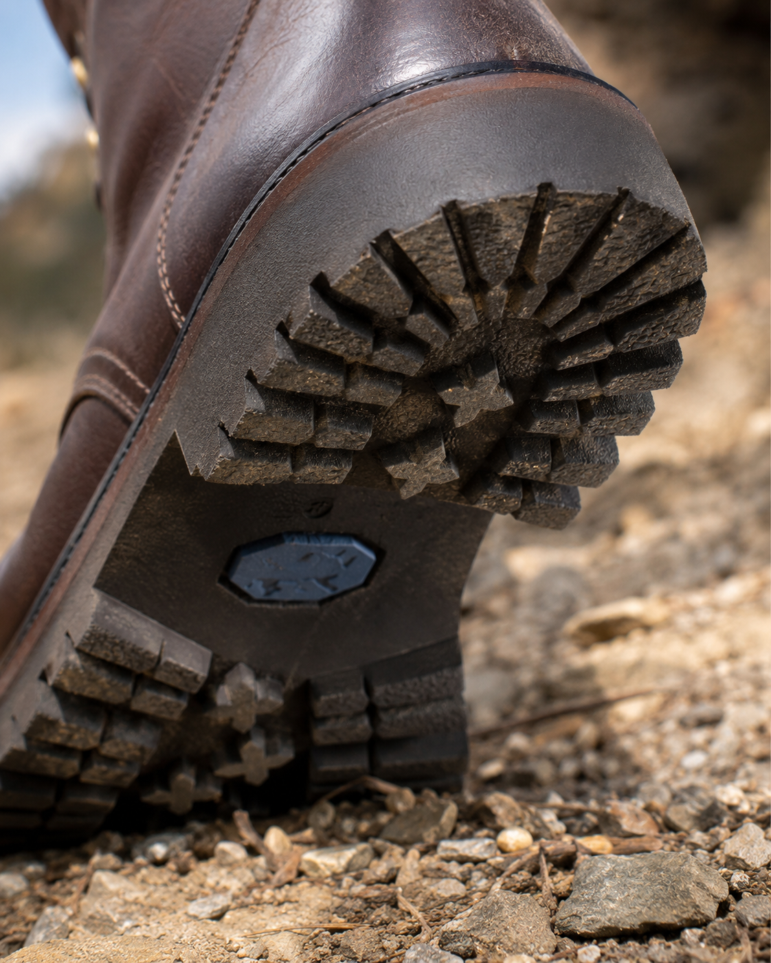 Solado tratorado da Bota Bull Walk Barcelona Design na natureza