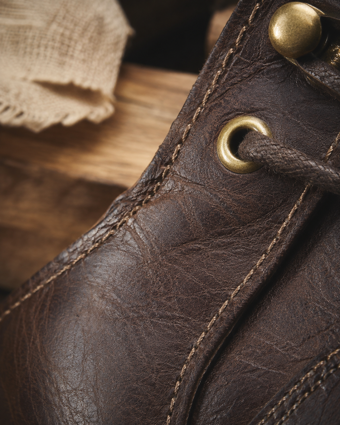 Bota Bull Walk Barcelona Design em couro marrom vista de trás
