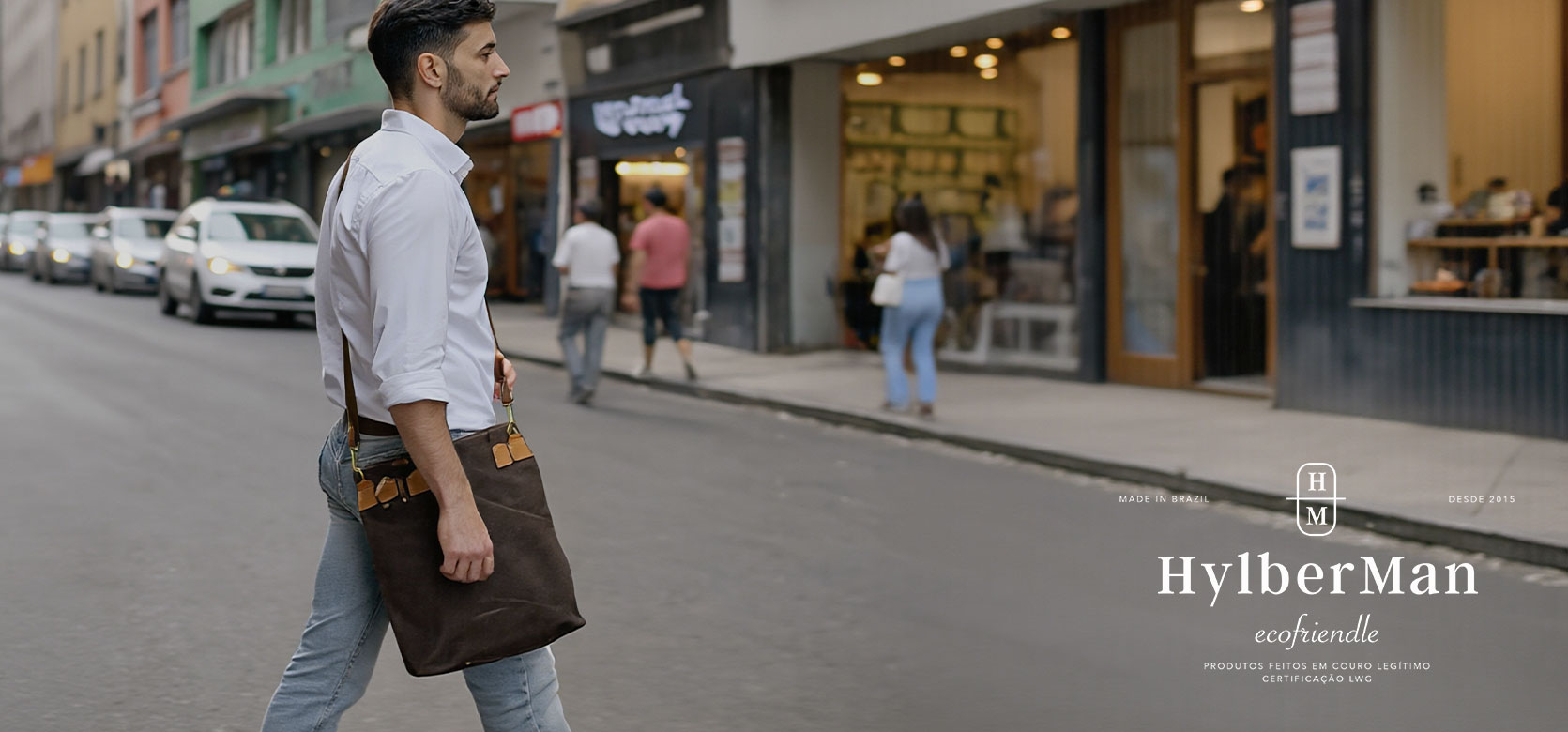 Bolsa Carteiro Vertical Hylberman em lona premium e couro legítimo para notebook na rotina urbana