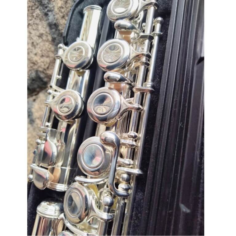 Flauta Transversal Yamaha YFL 211 - Krunner - Loja de Instrumentos