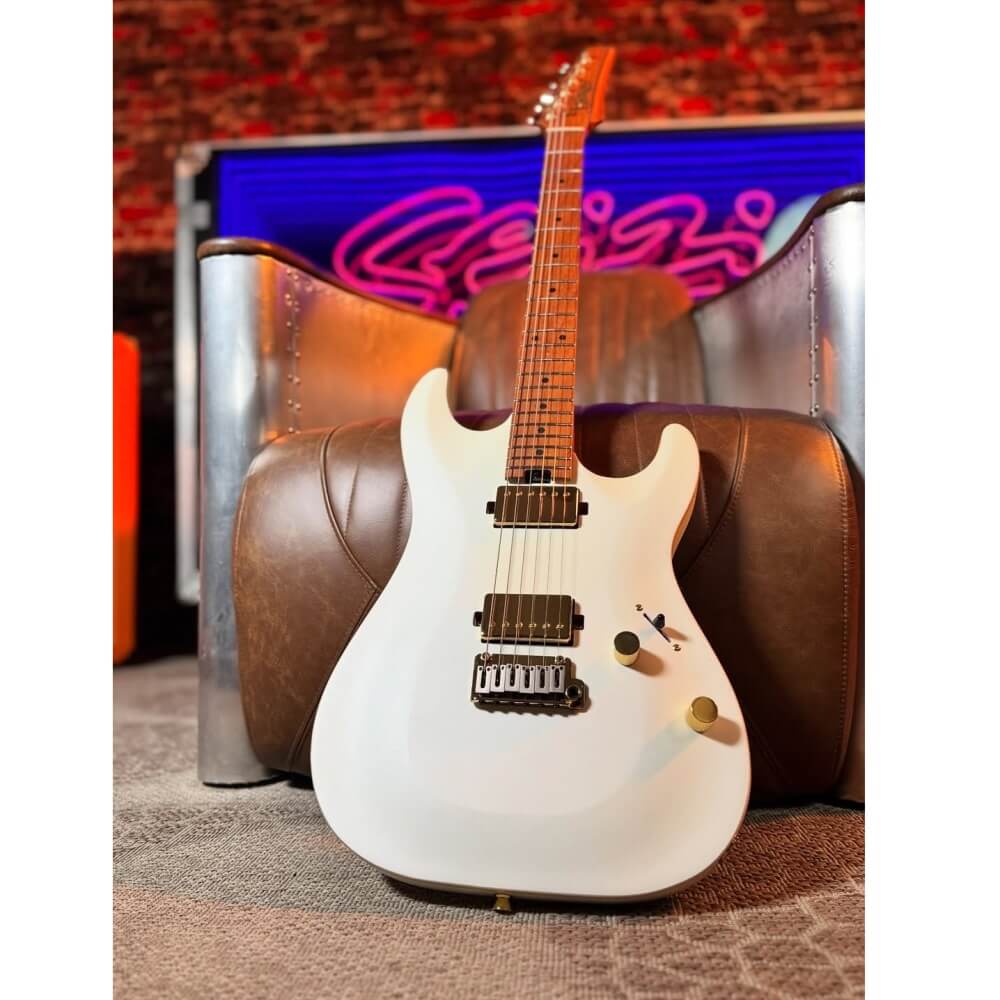 Guitarra Super Stratocaster Seizi Katana Aura HH White Storm