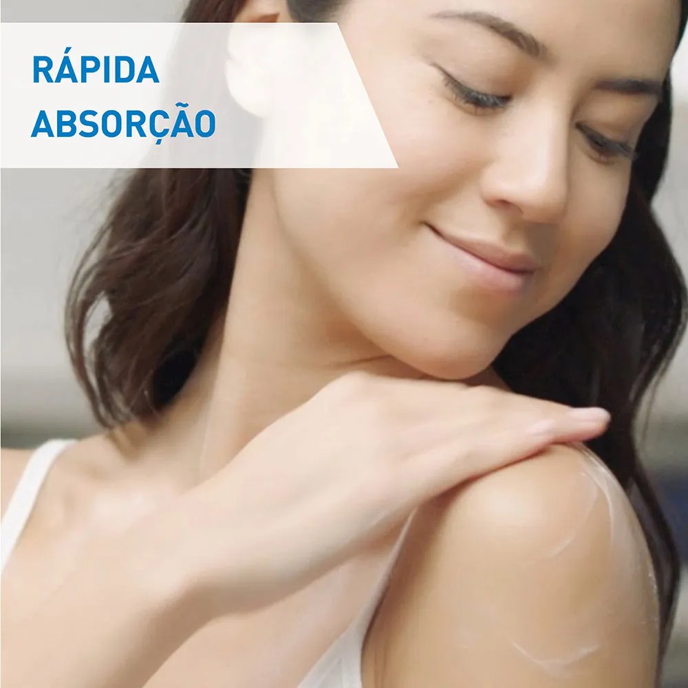 Loção CeraVe aplicada em pele sensível, mostrando ação calmante e reforço da proteção natural da epiderme.