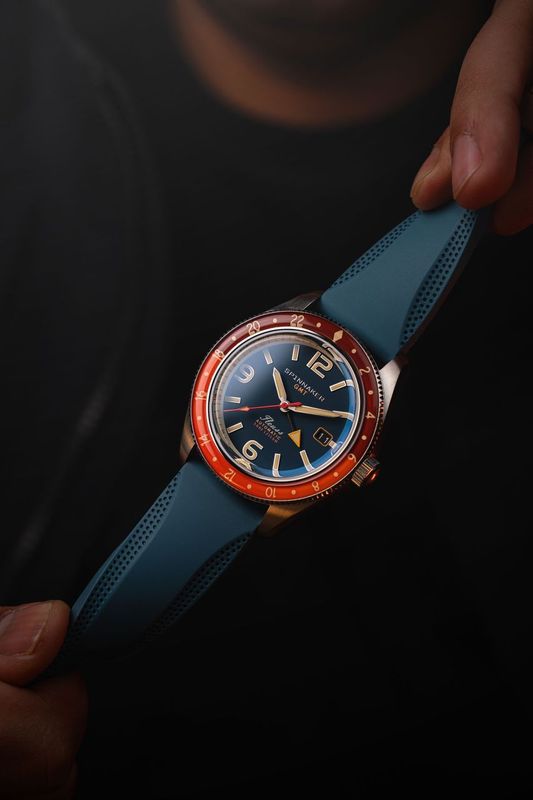 【shige】SPINNAKER FLEUSS フルース レッドダイヤル Relógio Fleuss GMT SP-5120-55 Automático Seiko NH34 Safira 150m