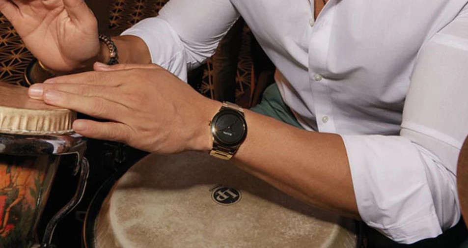 Bulova Modern Millenia 97A183 Preto IP Gold 41mm - Relojoaria
